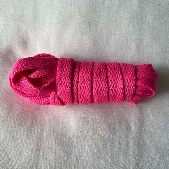 Nike SB Pink Shoelaces - Picture 3 of 3